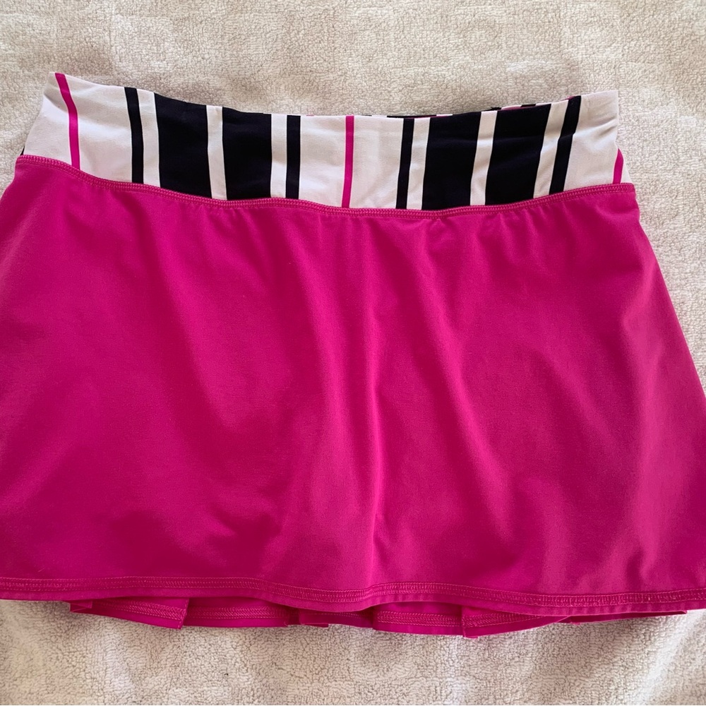 Lulu Lemon - Pace Setter Skort  size 4. Hot Pink